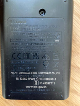 Nabíječka pro baterie typu Canon