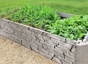 Vyvýšený záhon betonový