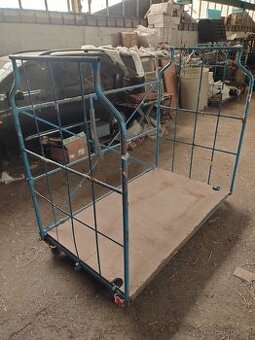 Přepravní stohovací boxy