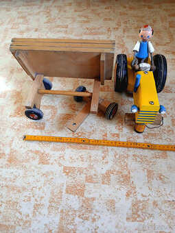 Starožitná dřevěná hračka