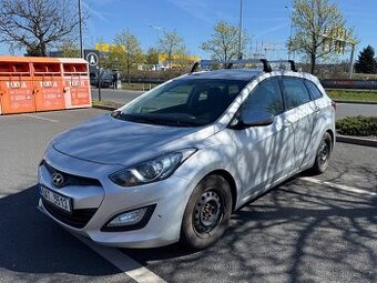 Hyundai i30 kombi 1,6 CRDi 81kW Trikolor