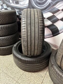 Letní pneu 275 40 20 pirelli 2 ks