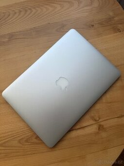McBook Air 13 palcu