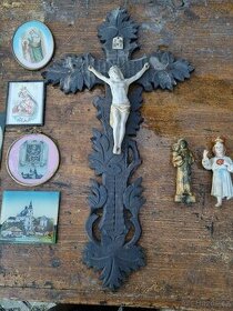 Kříž/Kristus na kříži + svaté sošky a obrázky