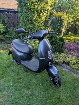 Elektroskútr Ecooter E1 2019 elektrický skútr