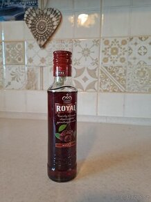 Likér Royal Meggy likőr 0,2 l 28 % - 1