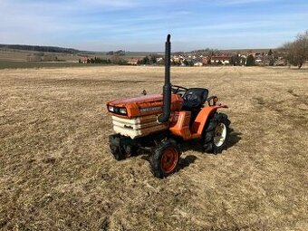 JAPONSKÝ MALOTRAKTOR KUBOTA B1200 4X4