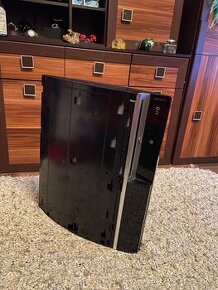 Prodám PS3 na díly.