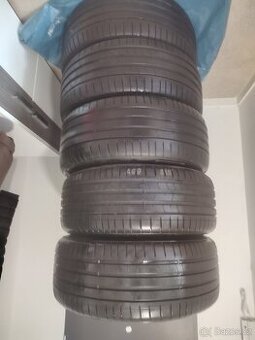 Prodam letni sada pneu Pirelli P Zero 245x40xR19 94W