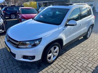 VW TIGUAN 2.0TDI 110kw LOUNGE KAMERA 2016 PANORAMA