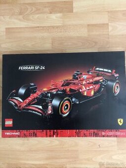 LEGO ® 42207 Auto Ferrari SF-24 F1