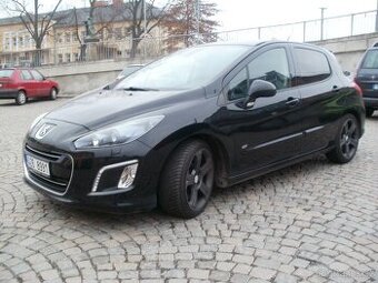 Peugeot 308.