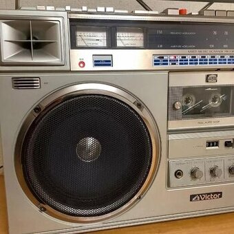 Dobrý den prodám Radiomagnetofon JVC RC M70L, rok 1981 vše