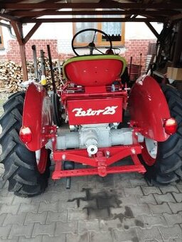 Traktor Zetor 25