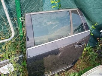 Prodám levé zadní dveře na škoda Superb combi