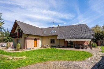 Prodej nadstandartního domu 342 m2 , s pozemkem 1534 m2, Sru