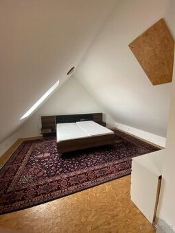 Masivní manželská postel s led světlem a roštem 180x200cm