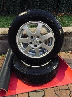 Prodám sadu zimních pneumatik R15, rozteč 5x115