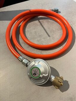 Redukční ventil s hadicí pro plynové grily