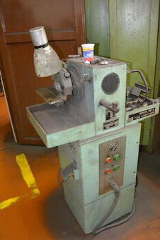 Bruska na nože BNNK 32, TOS Hostivař