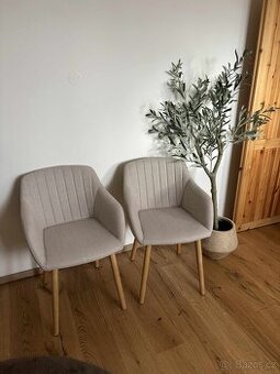 Moderní čalouněné židle, 2 ks – béžové, dřevěné nohy (JYSK)