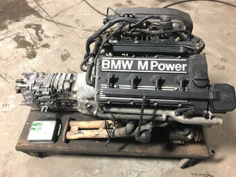 BMW E30 M3 S14 Motorová skříň kompletní (vzácné)