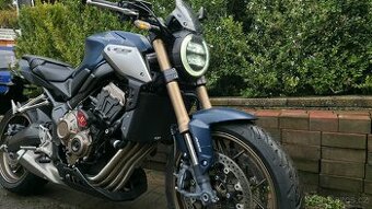 Honda CB650R 2021, plná výbava