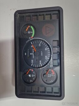 Přístrojová panel zetor
