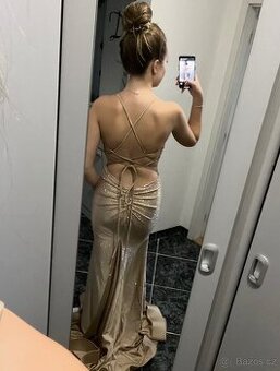 PLESOVÉ/MATURITNÍ ŠATY