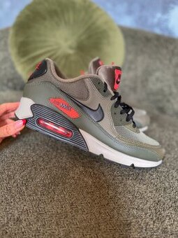 Krásné, khaki tenisky Nike Airmax