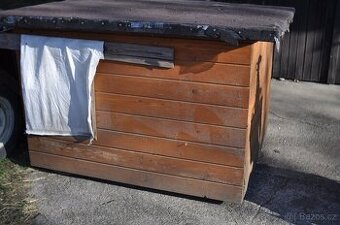 Zateplená psí bouda