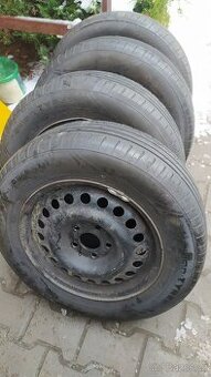 Letní pneu 195/65/15 s disky Ford