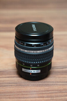 Prodám objektivy a blesk pro Pentax