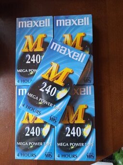 VHS videokazety zabalené.