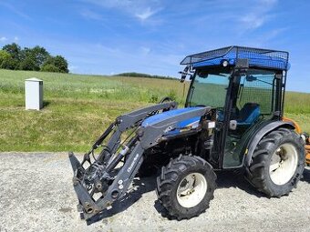 Traktor kolový New Holland T3030 s nakladačem a mulčovačem