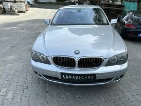 BMW 750i 2005 havarované