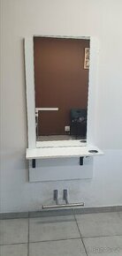 Zrcadlo ,2x Kadeřnická obsluha včetně podnožky