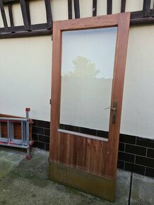 Venkovní dřevěné dveře