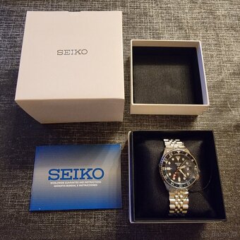 Seiko 5 Sports GMT