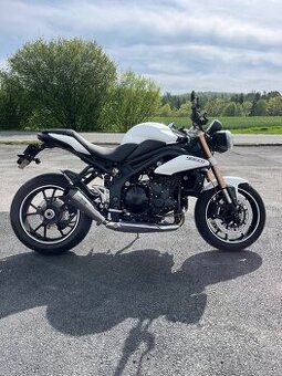 Triumph speed triple 1050