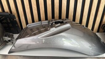 Originální blatnik +světlo thruxton 1200R