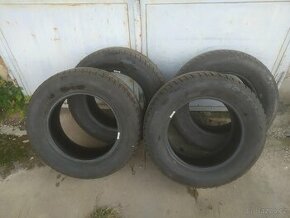 Zimní pneu-215/65/16-Pirelli