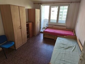 PRONÁJEM POKOJE S BALKONEM ČB