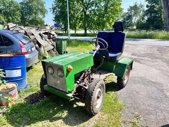 malotraktor skoda octavia( stejšn )