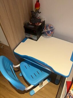 Rostoucí stůl a židle