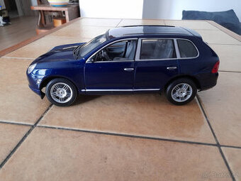 Model auta Porsche Cayenne S