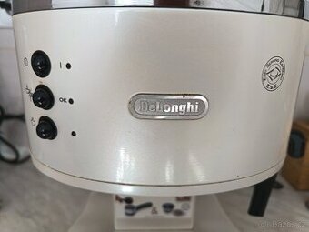 Pákový kávovar DELONGHI