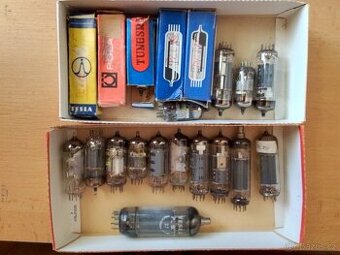 STARÉ ELEKTRONKY 20 KUSŮ