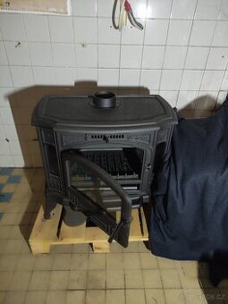 Prodám litinová kamna na dřevo 10kw