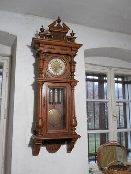 Hodiny pendlovky čtvrťové Gustav Becker